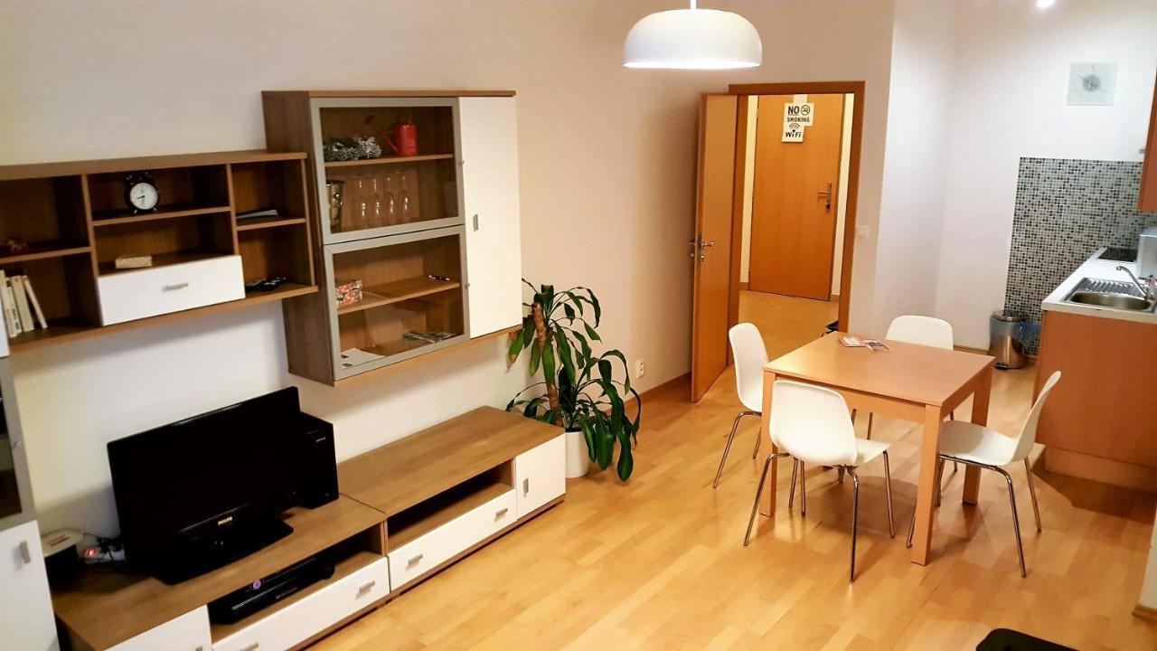 Apartment Smichov Prague Exterior photo